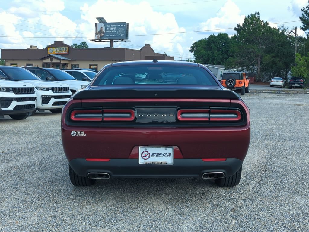 Used 2019 Dodge Challenger SXT w/ Blacktop Package RWD image 5