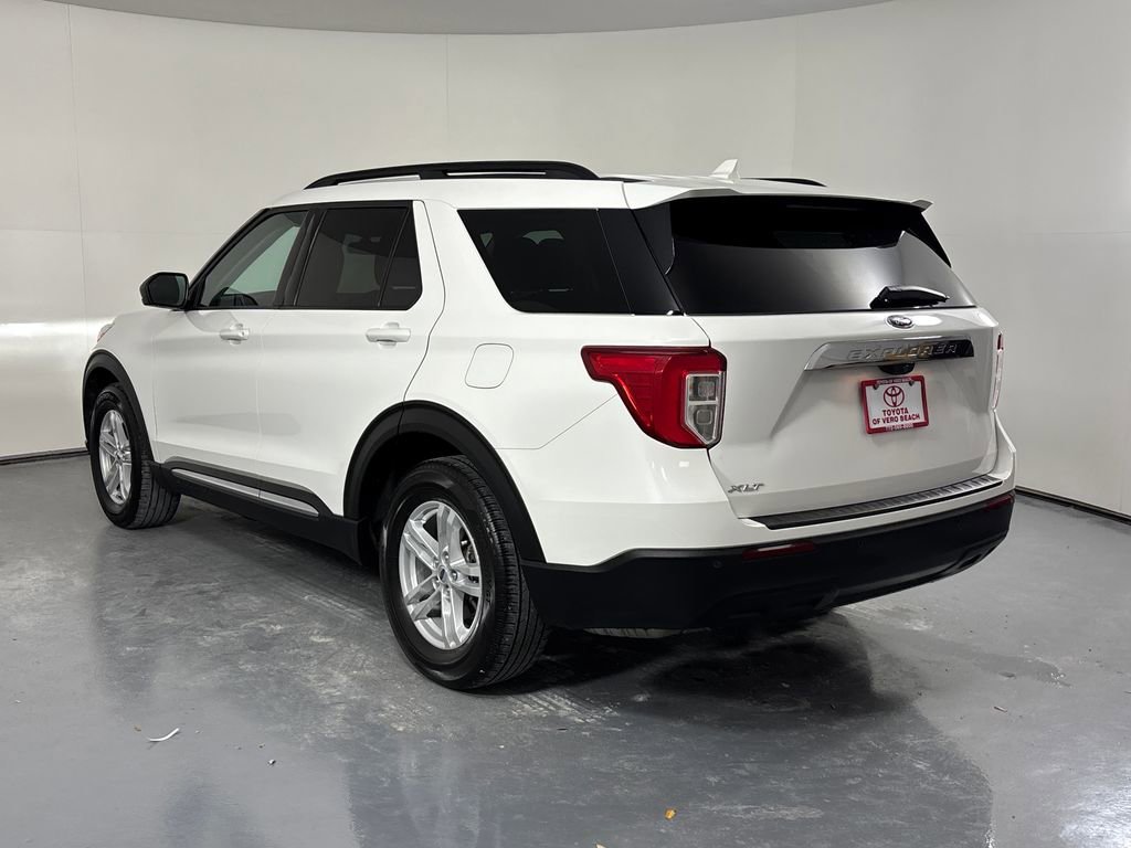 Used 2024 Ford Explorer XLT image 4