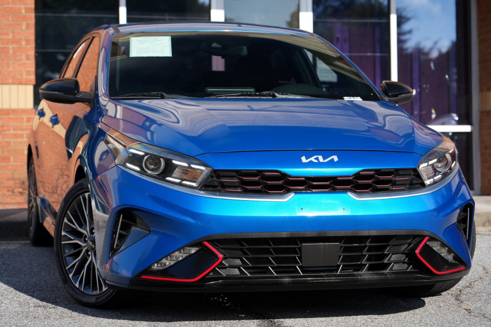 Used 2022 Kia Forte GT-Line w/ GT-Line Premium Package FWD image 2