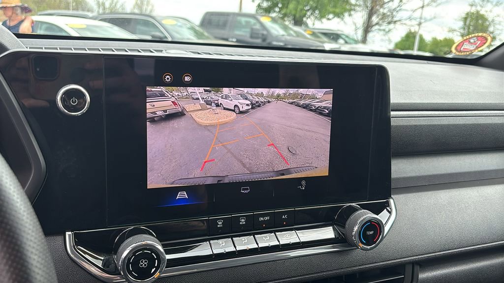Used 2024 Chevrolet Colorado Trail Boss image 22