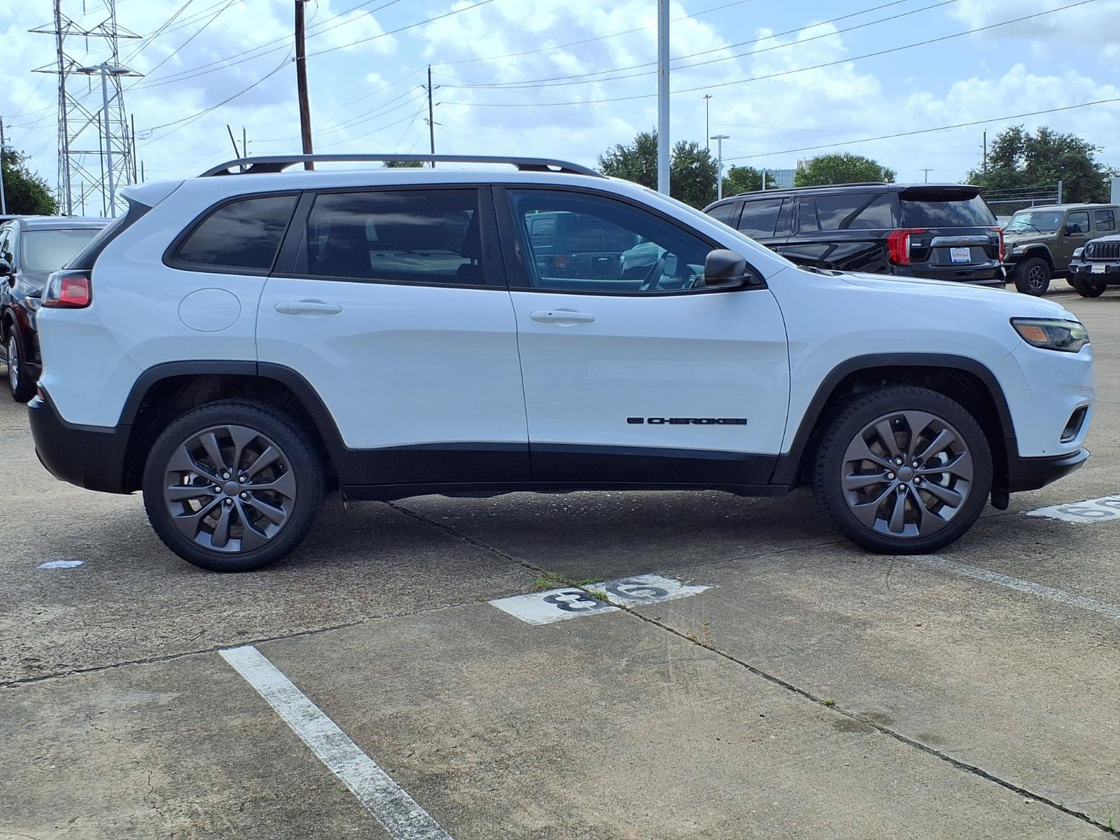 Used 2021 Jeep Cherokee Latitude Lux 80th Anniv w/ Quick Order Package 26U 80TH FWD image 28
