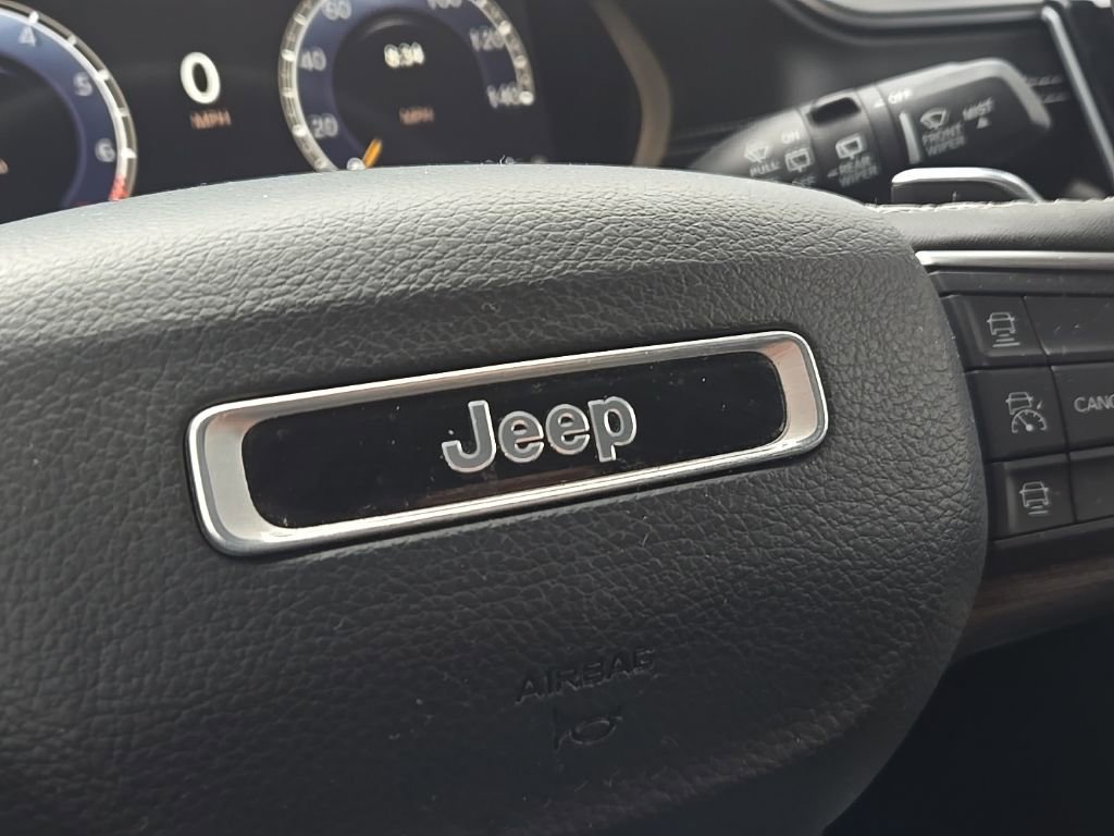 Used 2023 Jeep Grand Cherokee Limited image 26