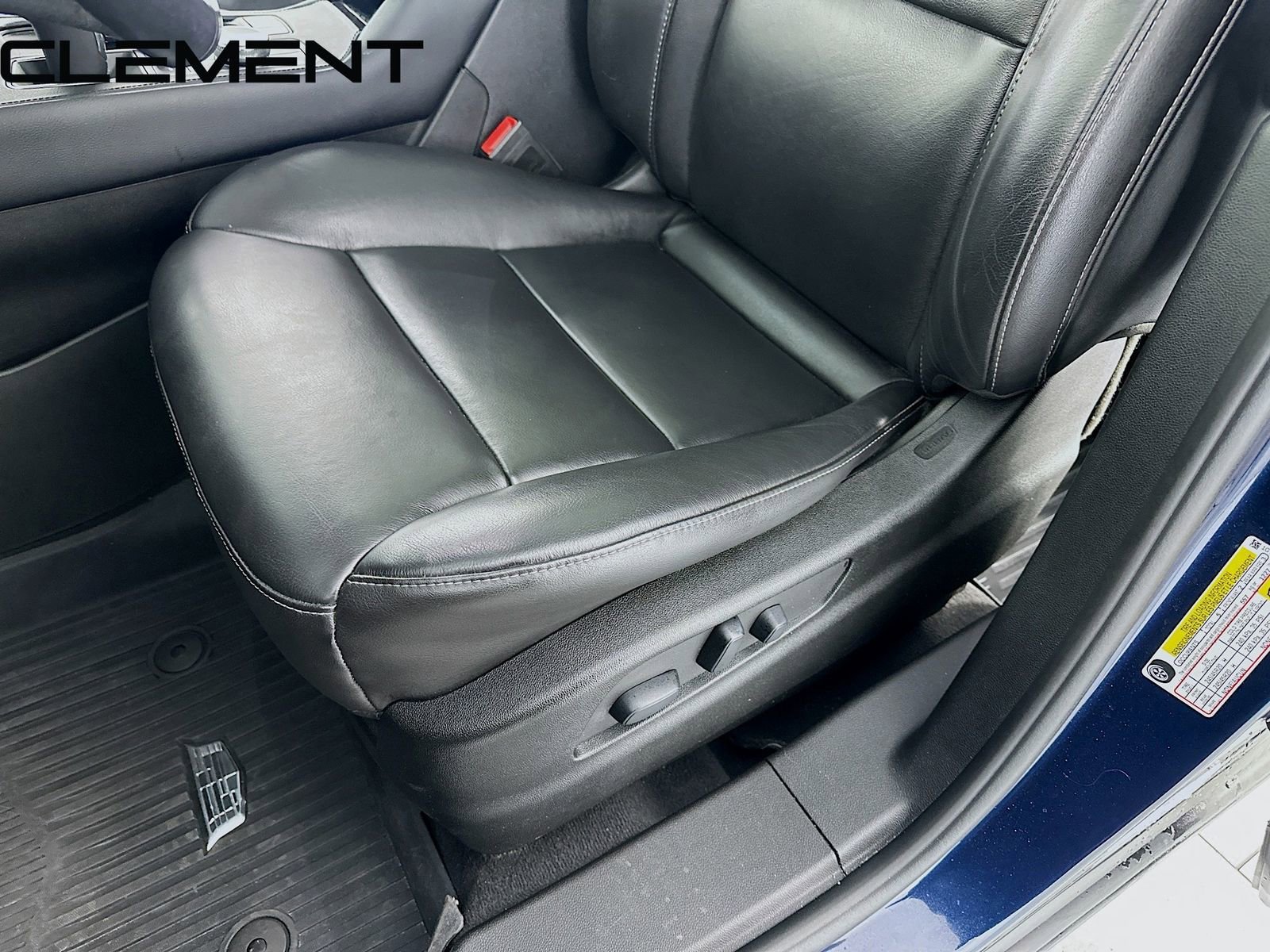 Used 2021 Cadillac XT4 Premium Luxury w/ Sun And Sound Package image 30