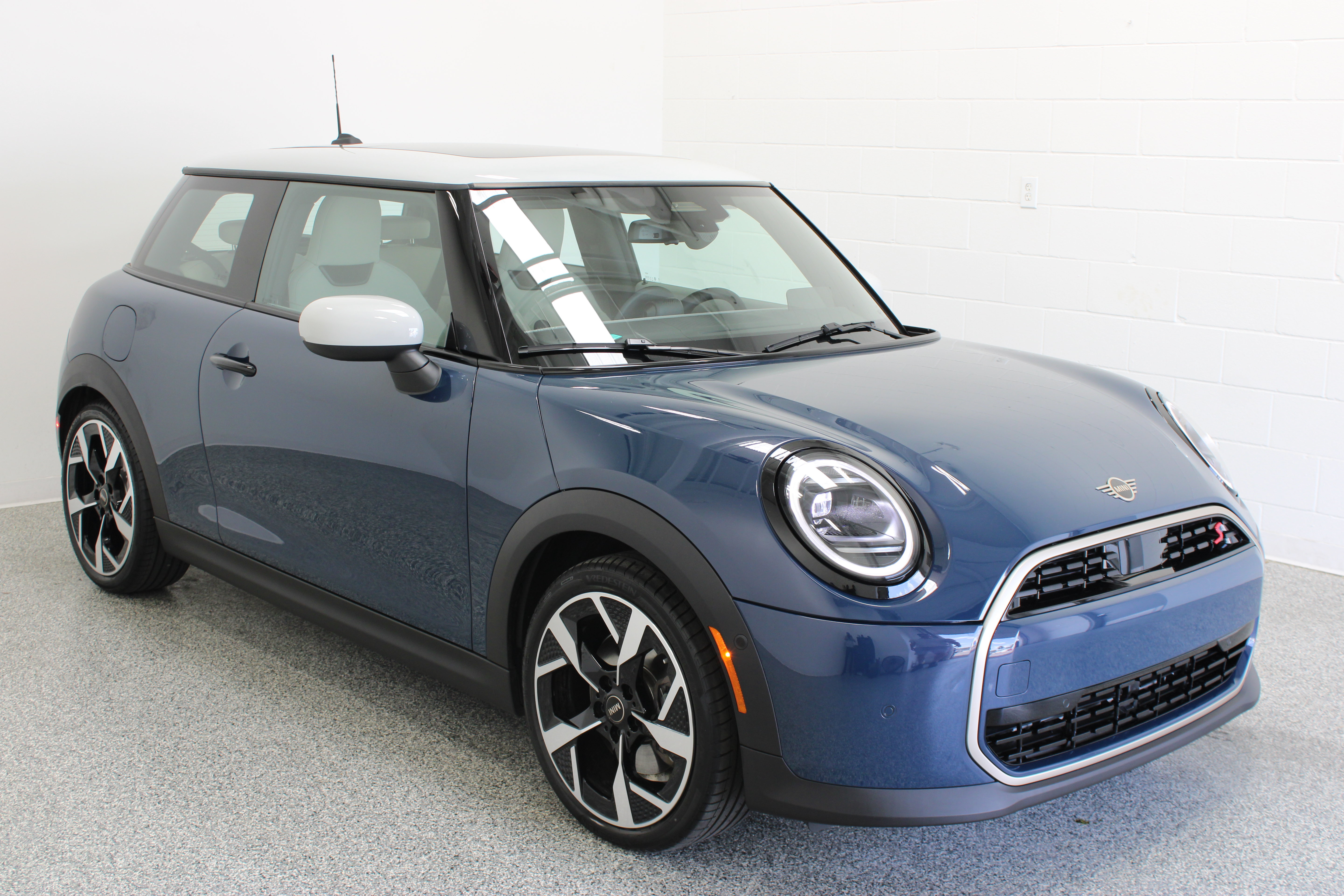 Used 2026 MINI Cooper S FWD image 4