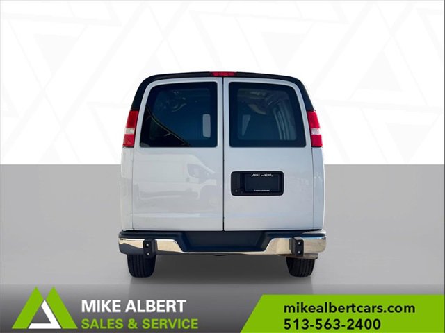 Used 2022 GMC Savana 2500 w/ Driver Convenience Package image 5