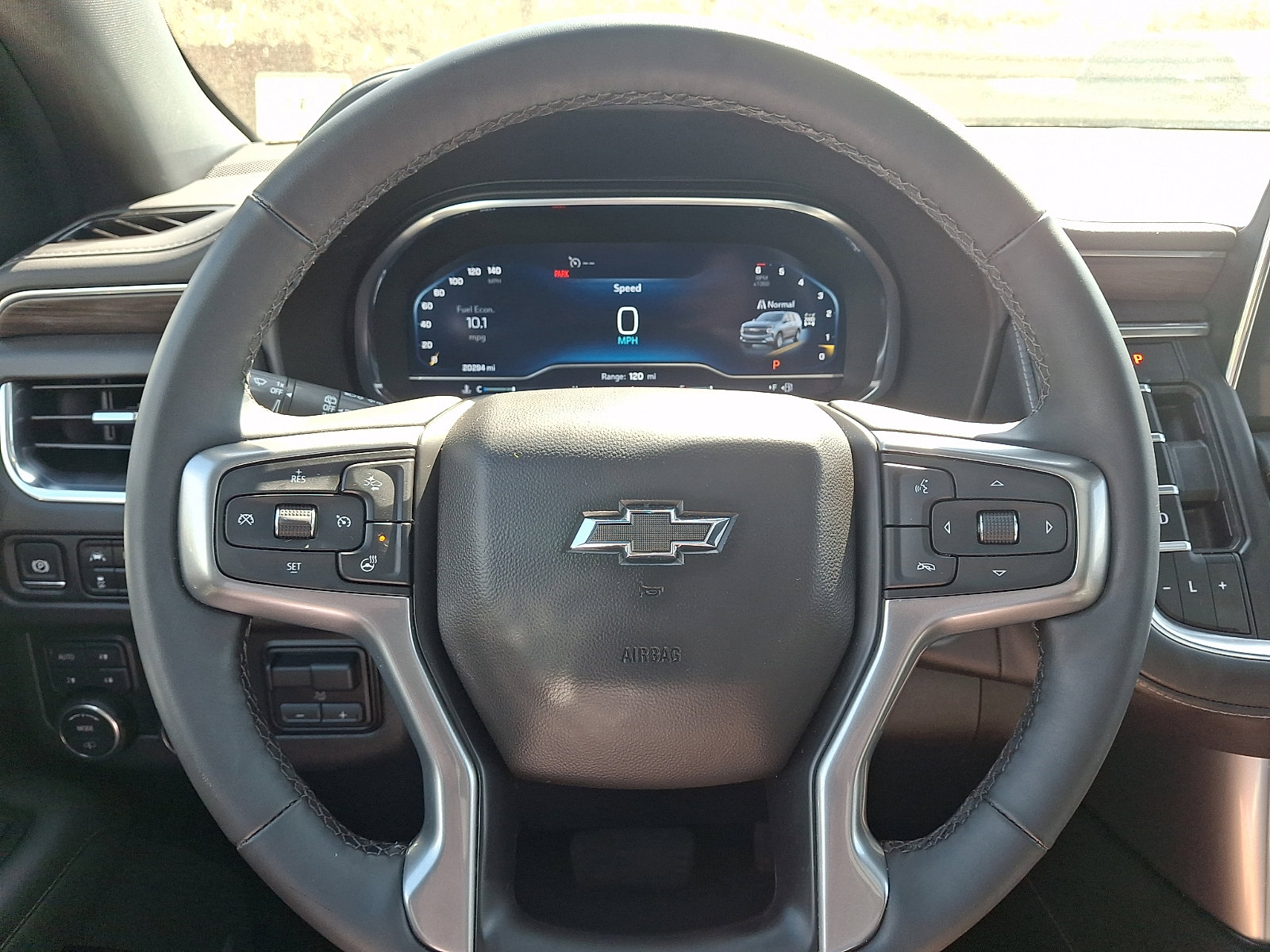 Certified 2024 Chevrolet Suburban Z71 w/ Z71 Off-Road Package AWD/4WD image 21