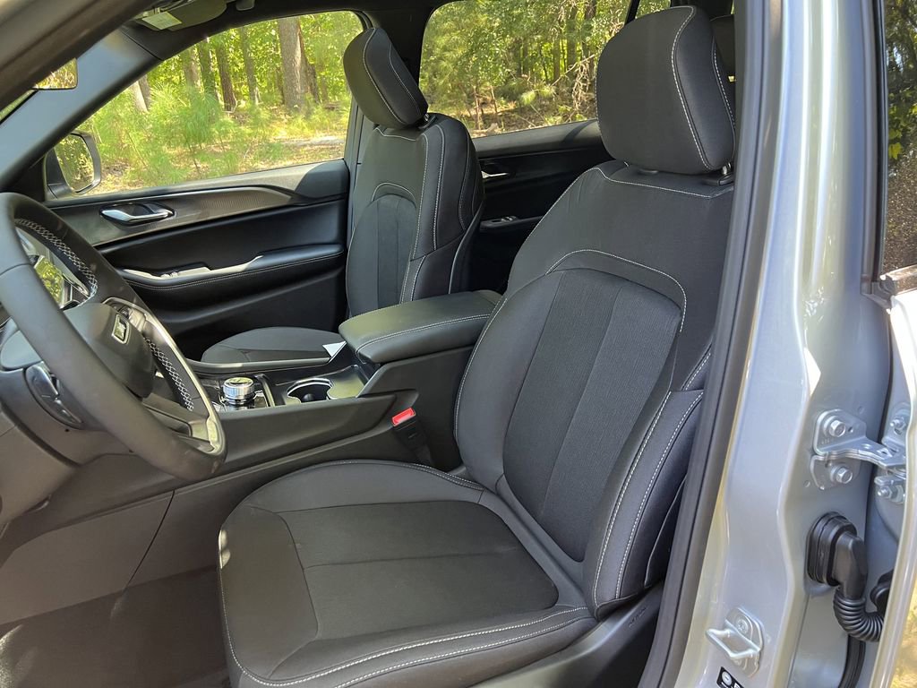 New 2025 Jeep Grand Cherokee L Laredo w/ Trailer Tow Package image 16