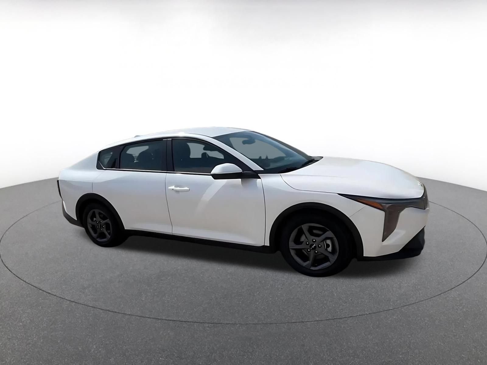 Used 2026 Kia K4 FWD image 2