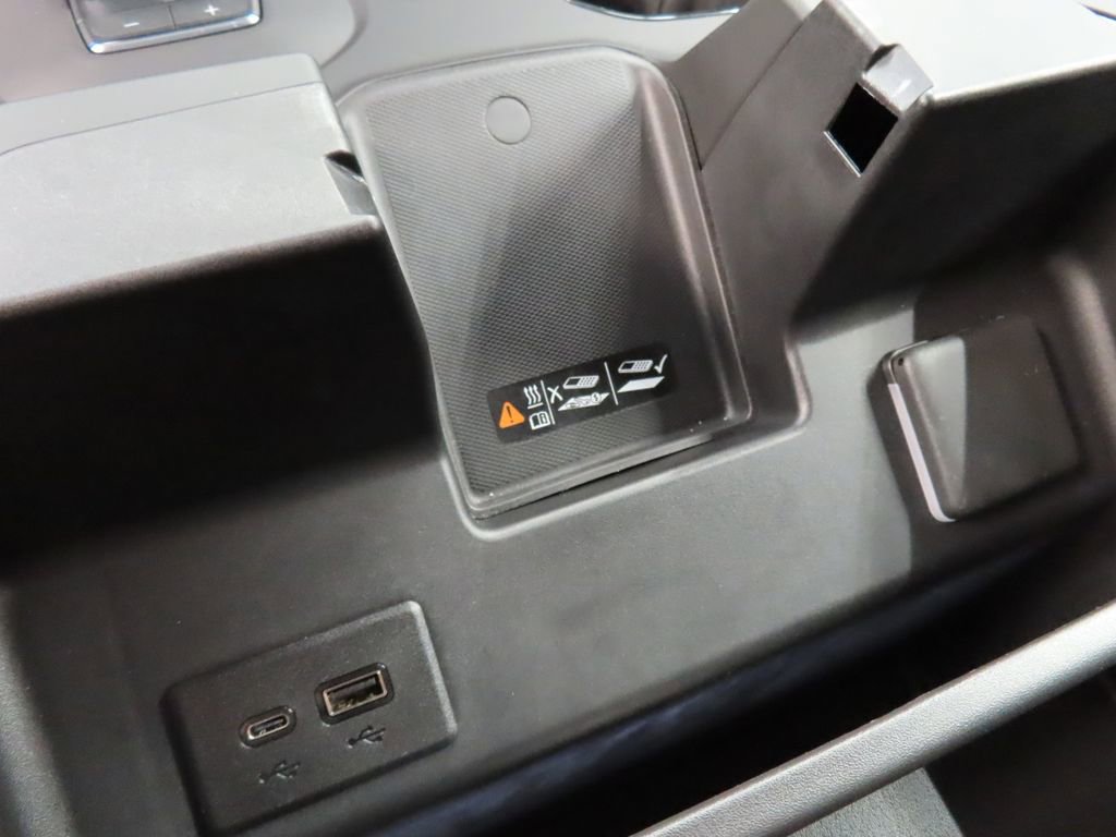 Used 2025 GMC Sierra 2500 AT4 w/ Technology Package AWD/4WD image 80