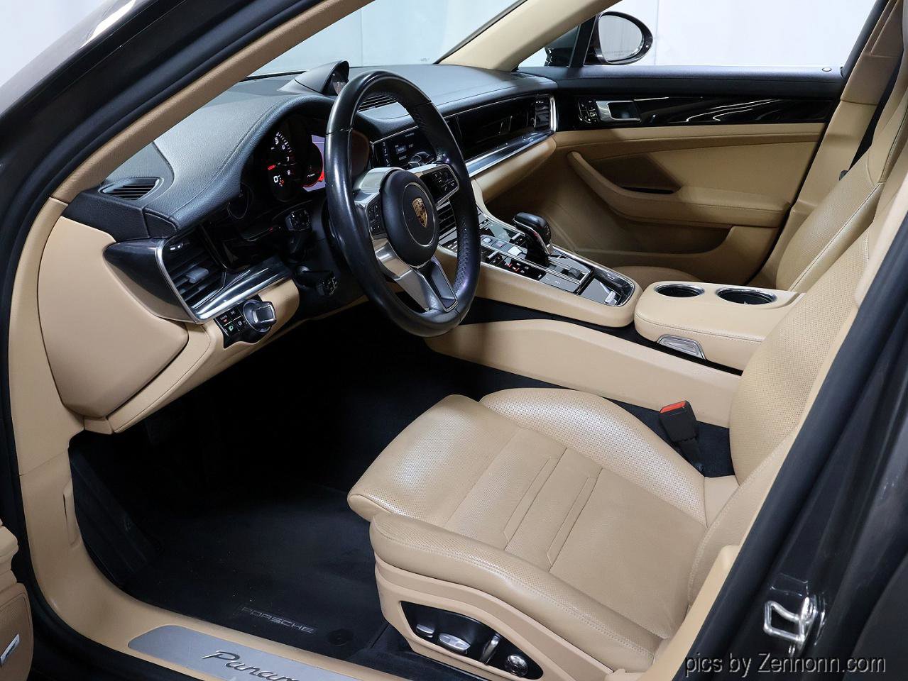 Used 2017 Porsche Panamera Sedan image 12