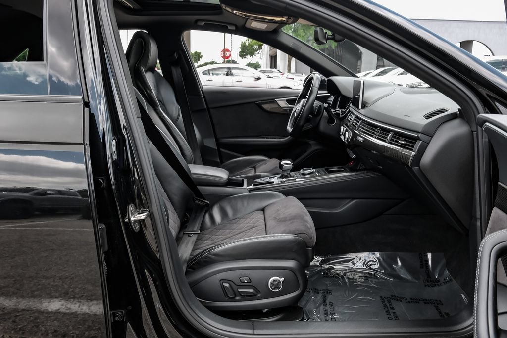 Used 2019 Audi S4 Premium Plus w/ Premium Plus Package AWD/4WD image 39