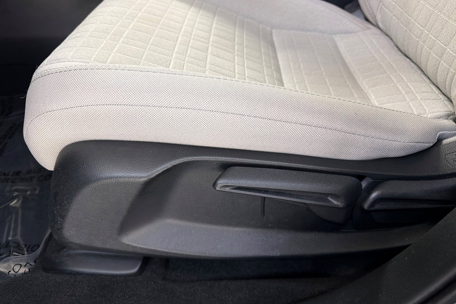 Used 2025 Honda HR-V LX image 15