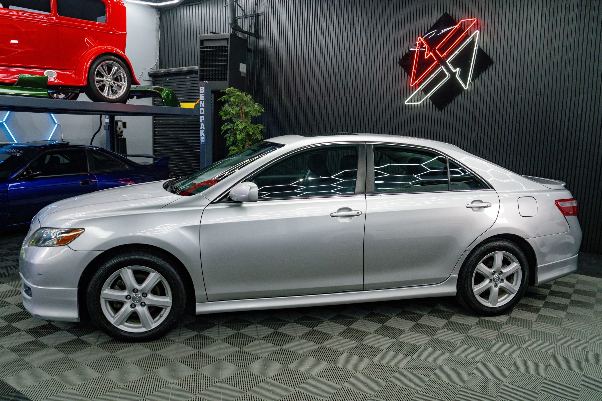 Used 2009 Toyota Camry SE FWD image 6