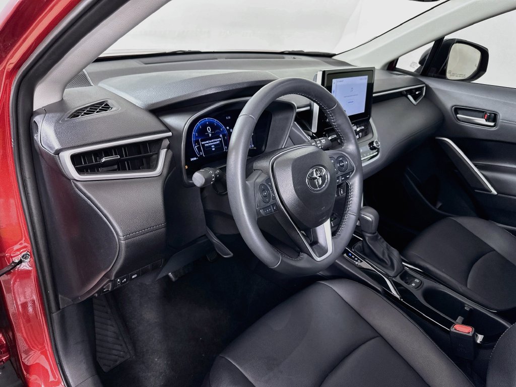 Certified 2025 Toyota Corolla Cross XLE w/ Convenience Package FWD image 9