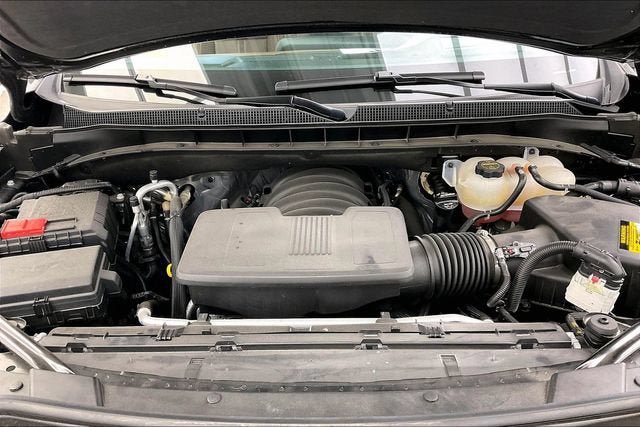 Certified 2025 Chevrolet Suburban High Country AWD/4WD image 29