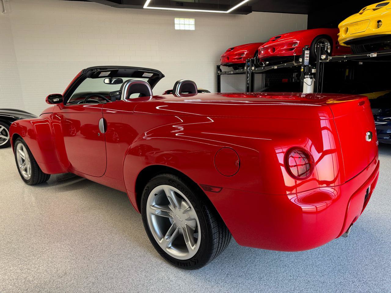 Used 2003 Chevrolet SSR w/ Preferred Equipment Group RWD image 25
