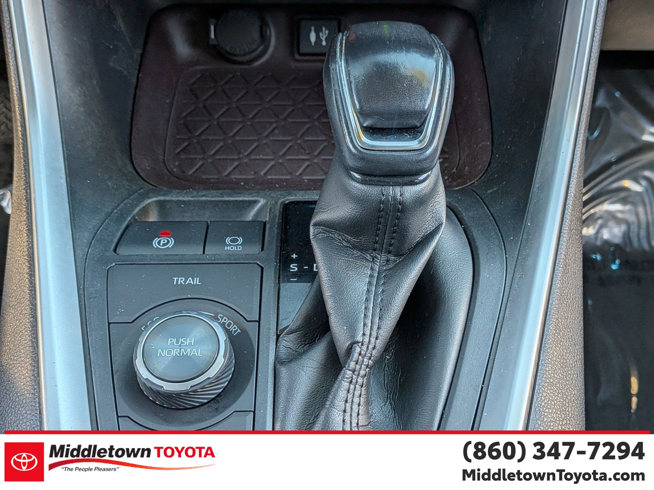 Used 2019 Toyota RAV4 Limited w/ Limited Grade Weather Package AWD/4WD image 28