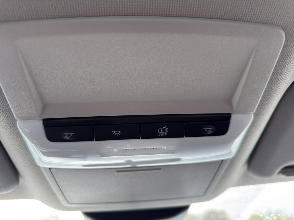 New 2025 Nissan Sentra SR image 23