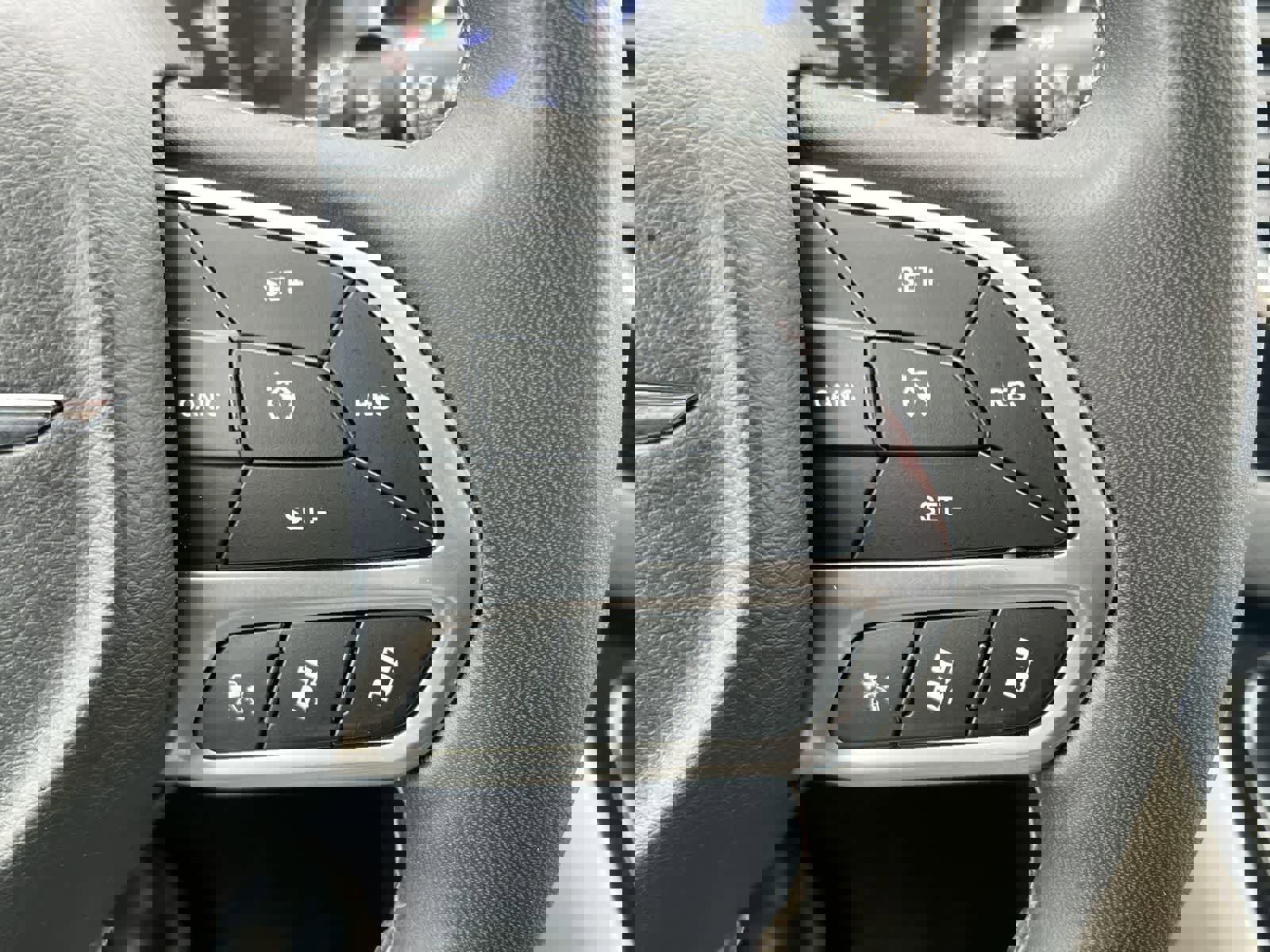 Used 2023 Chrysler Pacifica Touring-L image 24