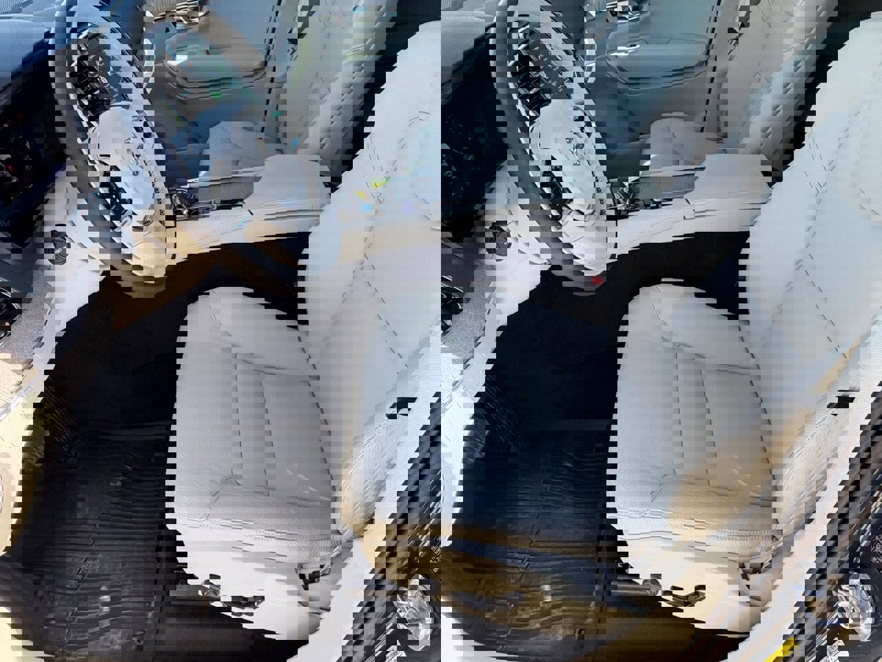 Certified 2024 Volvo XC90 B6 Plus w/ Protection Package Premier image 28