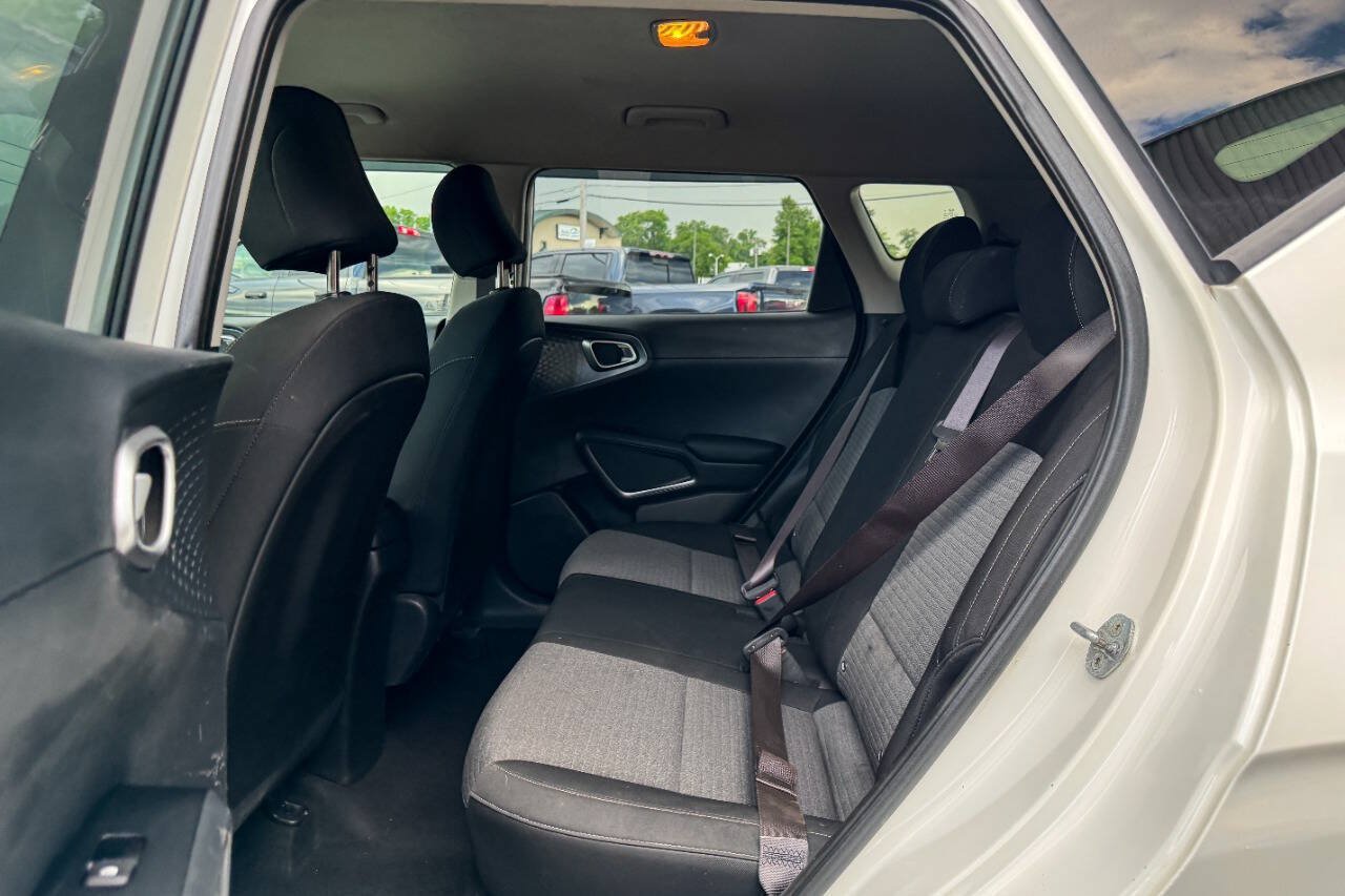 Used 2020 Kia Soul GT-Line FWD image 17