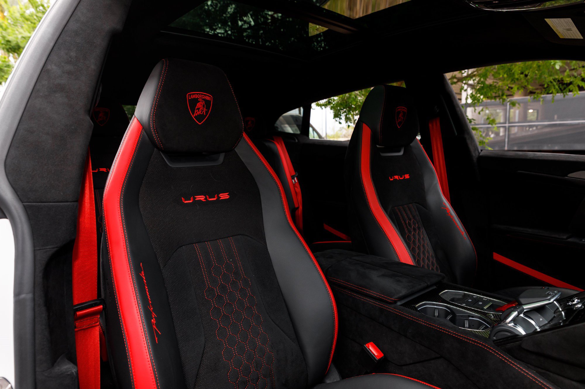 Used 2024 Lamborghini Urus Performante AWD/4WD image 11