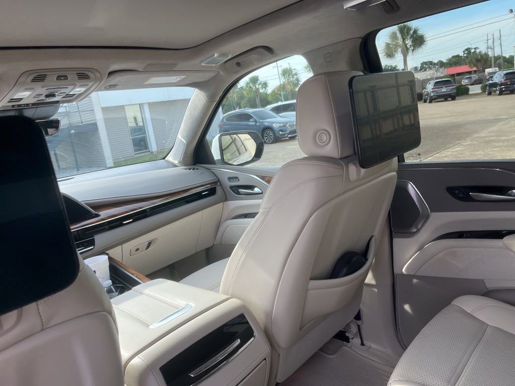Used 2024 Cadillac Escalade ESV Premium Luxury Platinum image 10