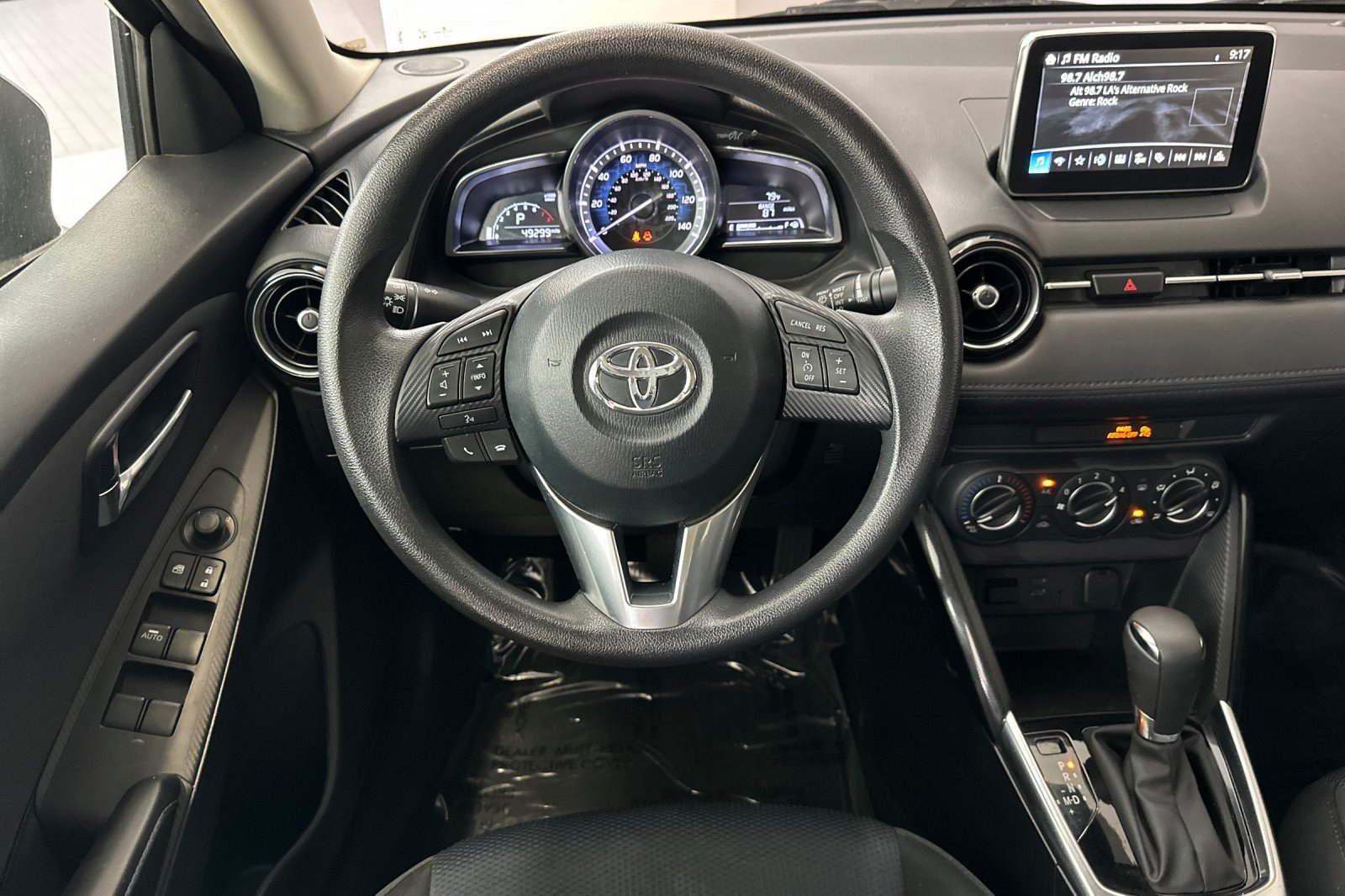 Used 2017 Toyota Yaris iA image 27