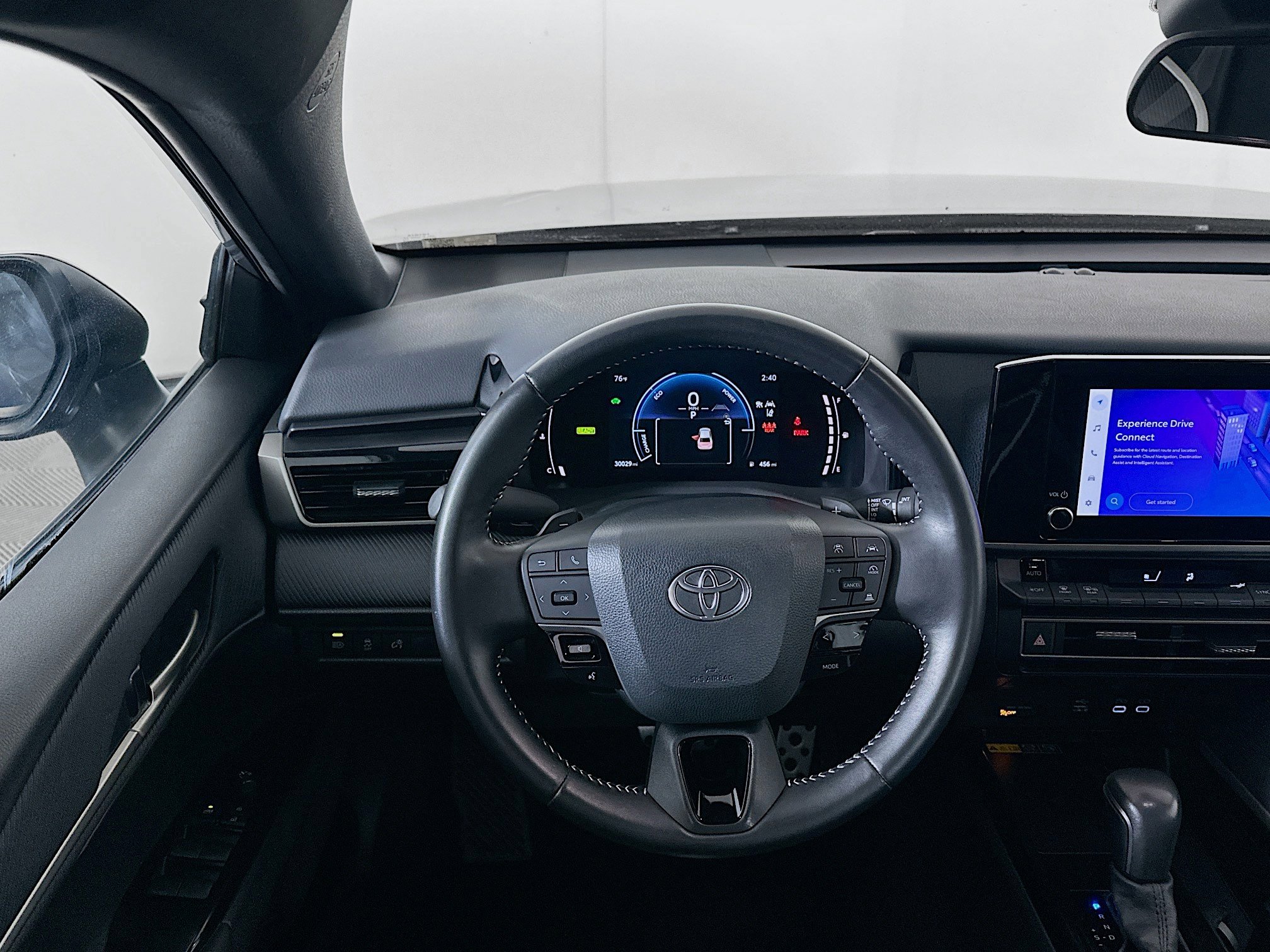 Used 2025 Toyota Camry SE image 18