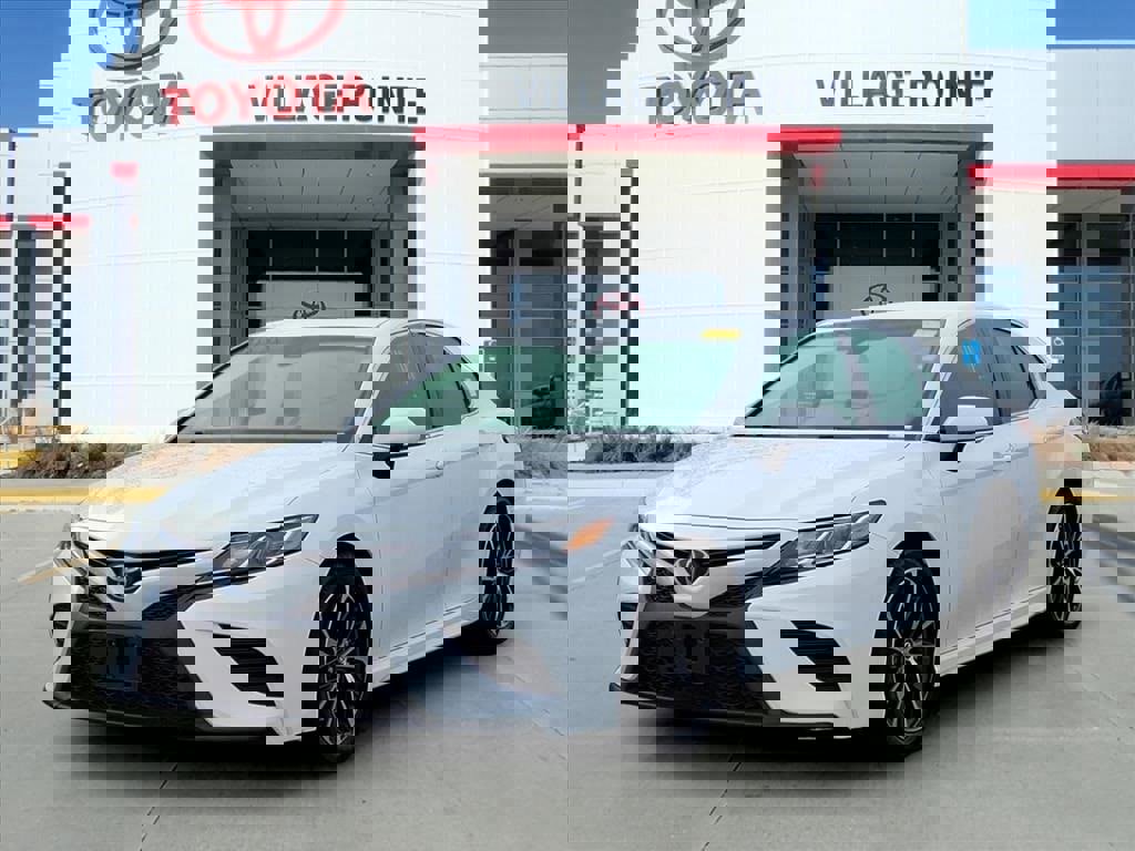 Used 2018 Toyota Camry SE w/ Convenience Package