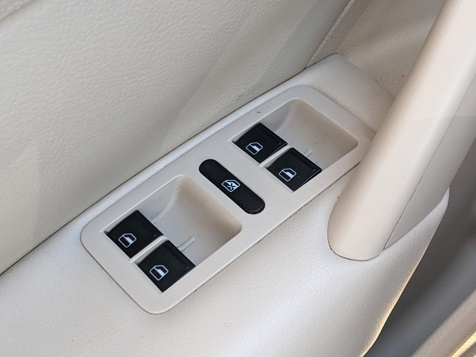 Used 2015 Volkswagen Passat 1.8T Limited Edition image 17