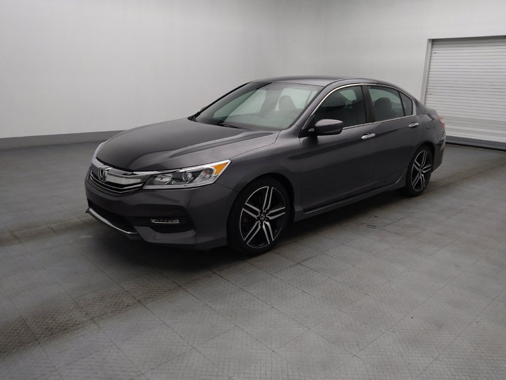 Used 2017 Honda Accord Sport image 2