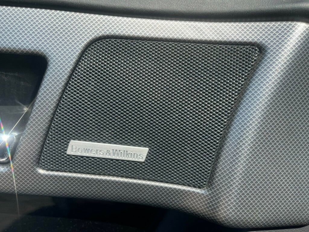 Used 2012 Jaguar XF R image 21