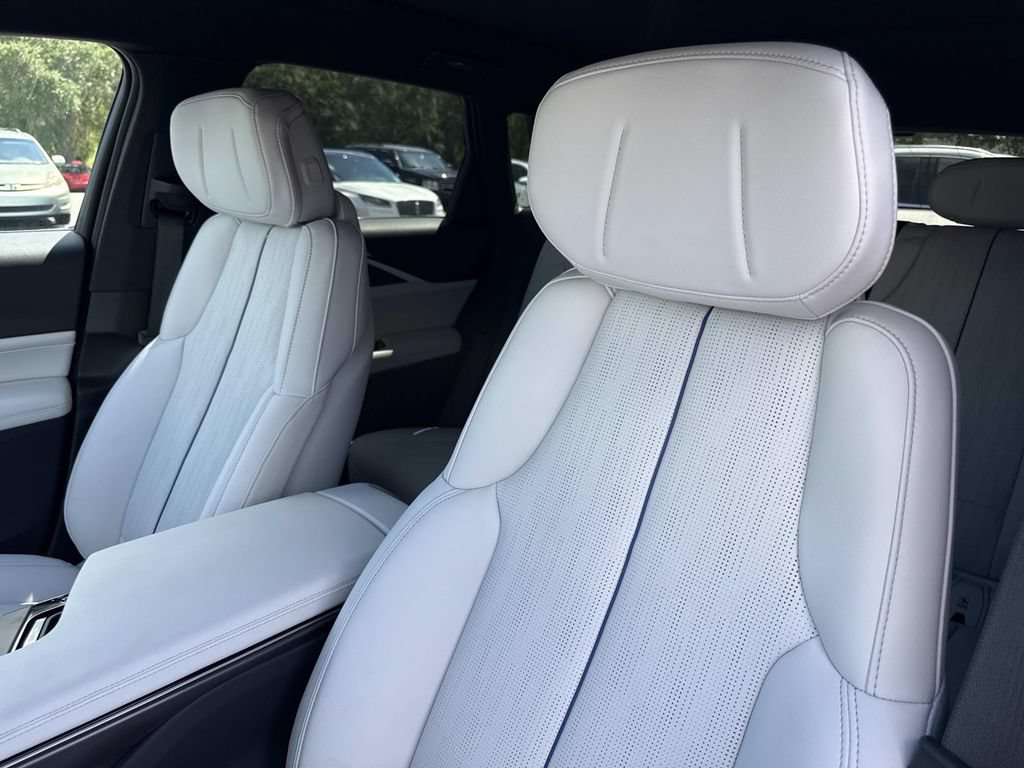 New 2026 Cadillac Lyriq Luxury RWD image 21