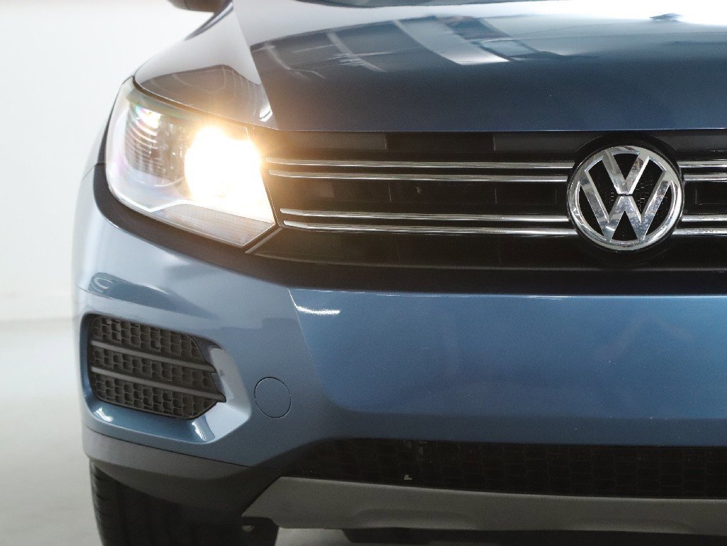 Used 2017 Volkswagen Tiguan Limited w/ Premium Package image 15