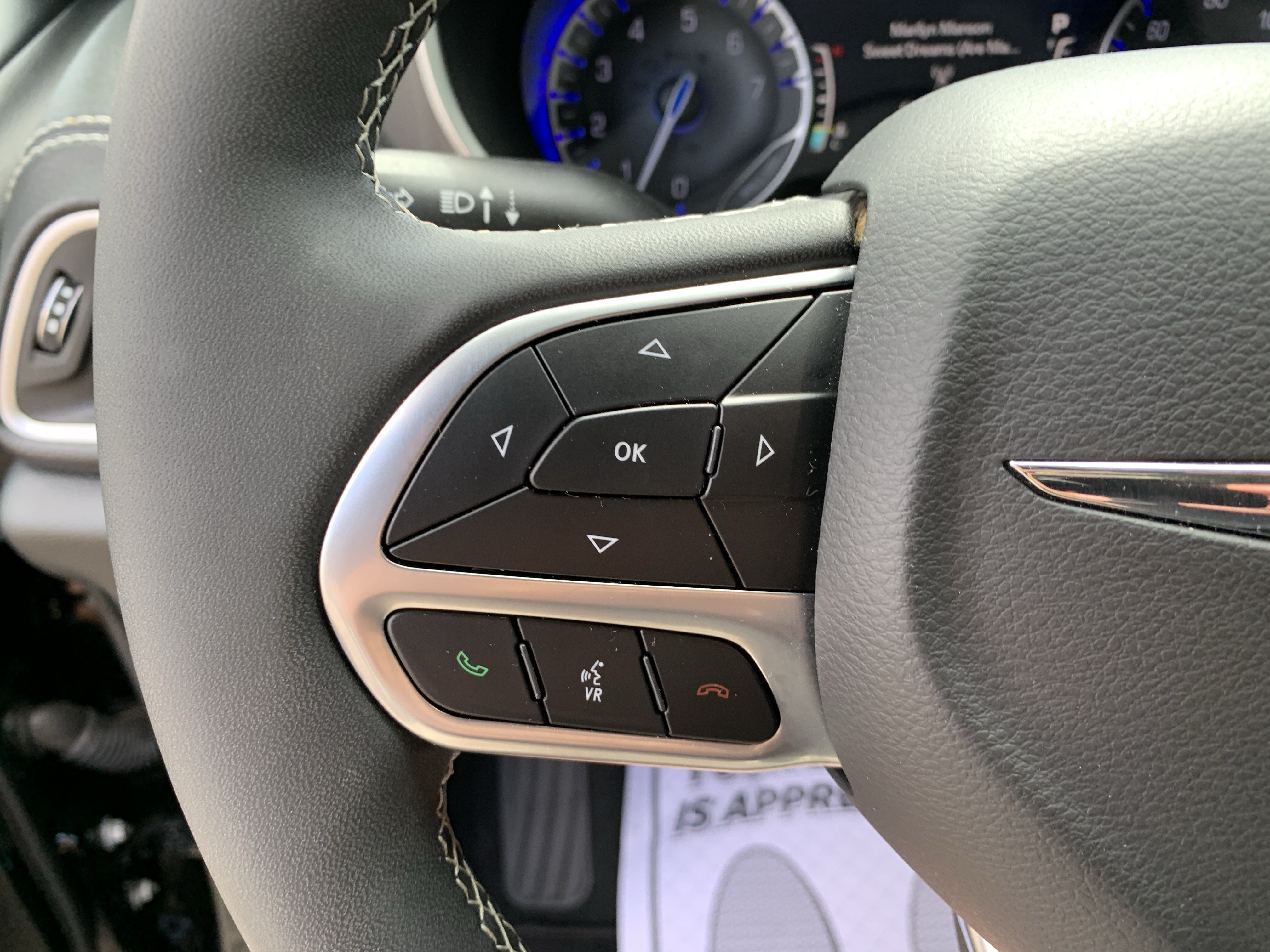 Used 2025 Chrysler Pacifica Select FWD image 26