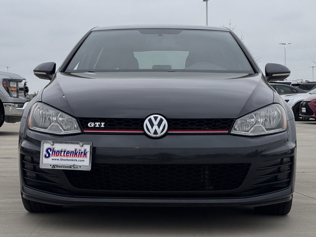Used 2017 Volkswagen Golf S image 7