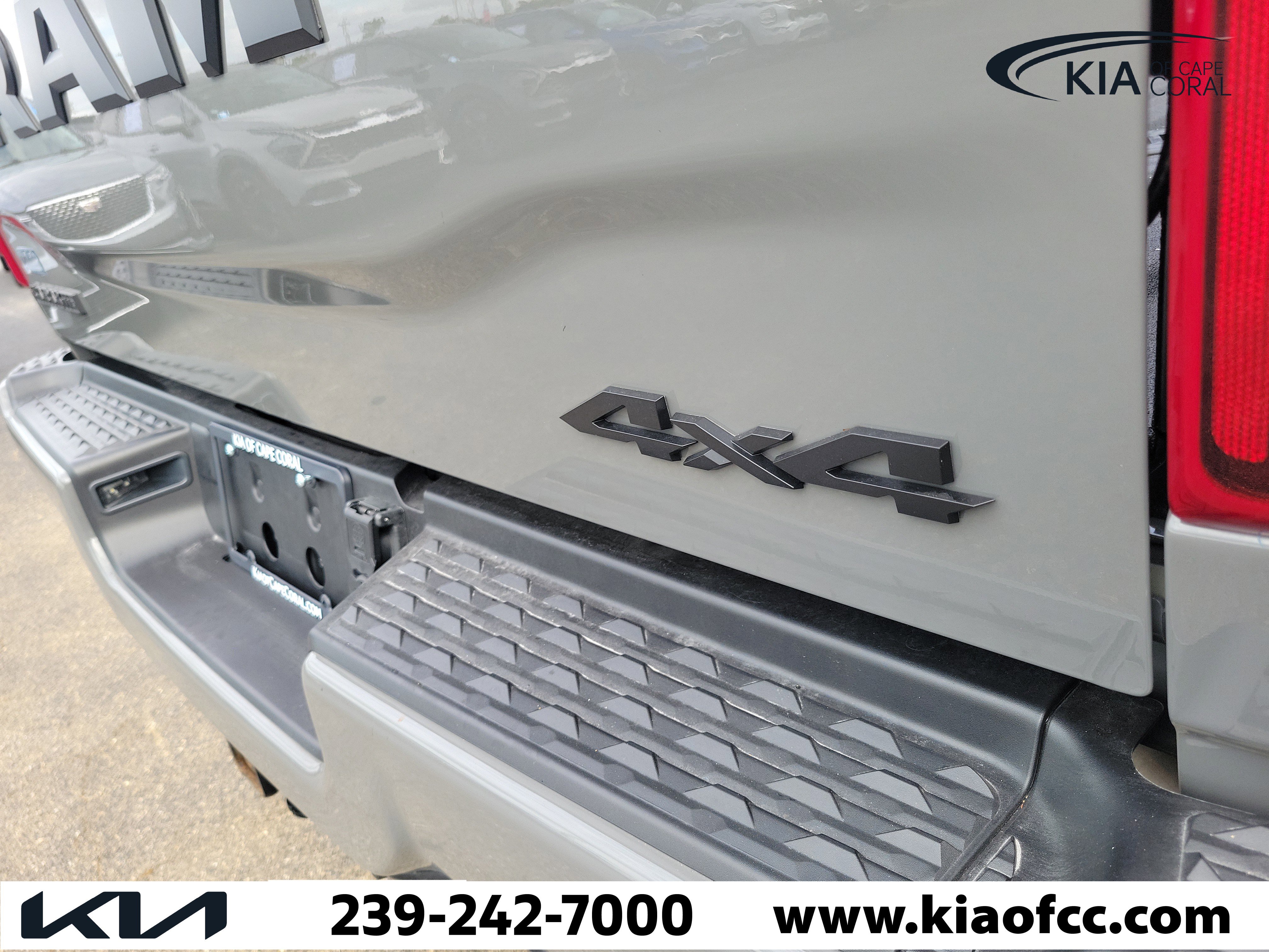 Used 2026 RAM 2500 Laramie AWD/4WD image 11