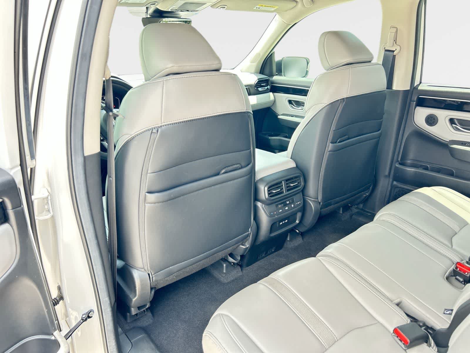 Used 2025 Honda Pilot EX-L image 12
