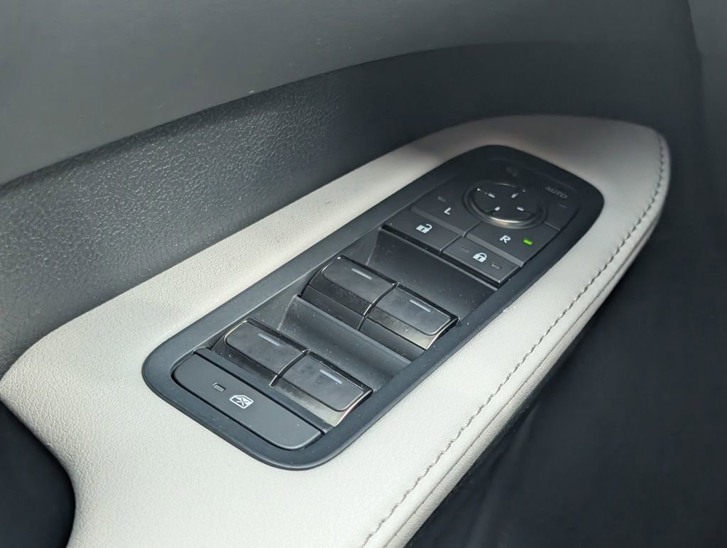 Used 2025 Lexus RX 350 AWD image 17