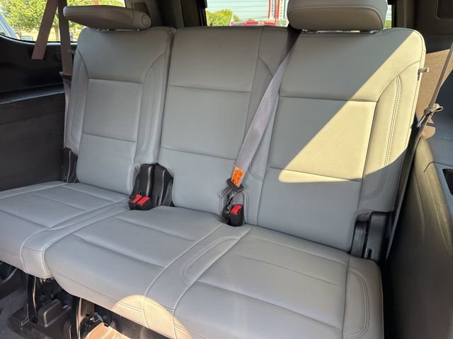 Used 2022 Chevrolet Suburban Z71 w/ Z71 Off-Road Package AWD/4WD image 40
