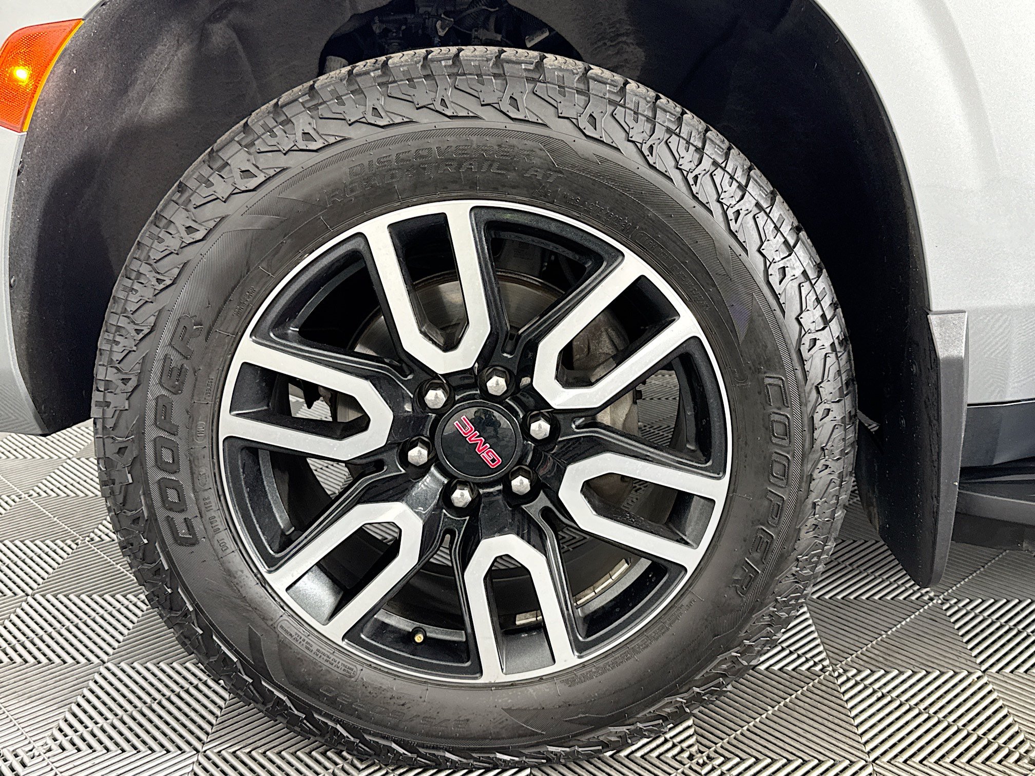 Used 2023 GMC Yukon AT4 AWD/4WD image 67
