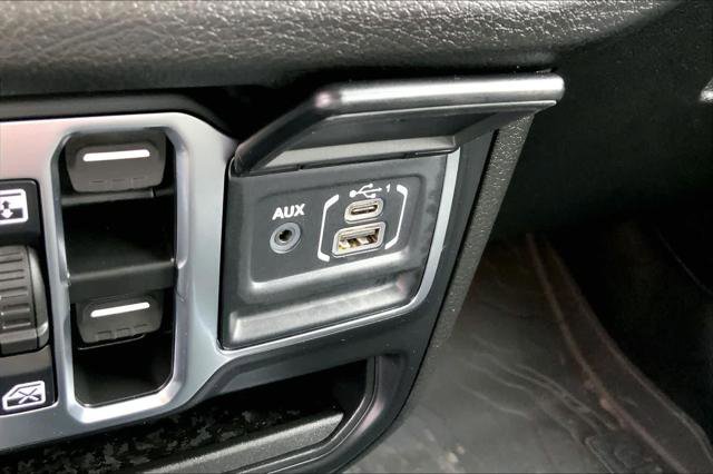 Certified 2025 Jeep Wrangler Sport image 31