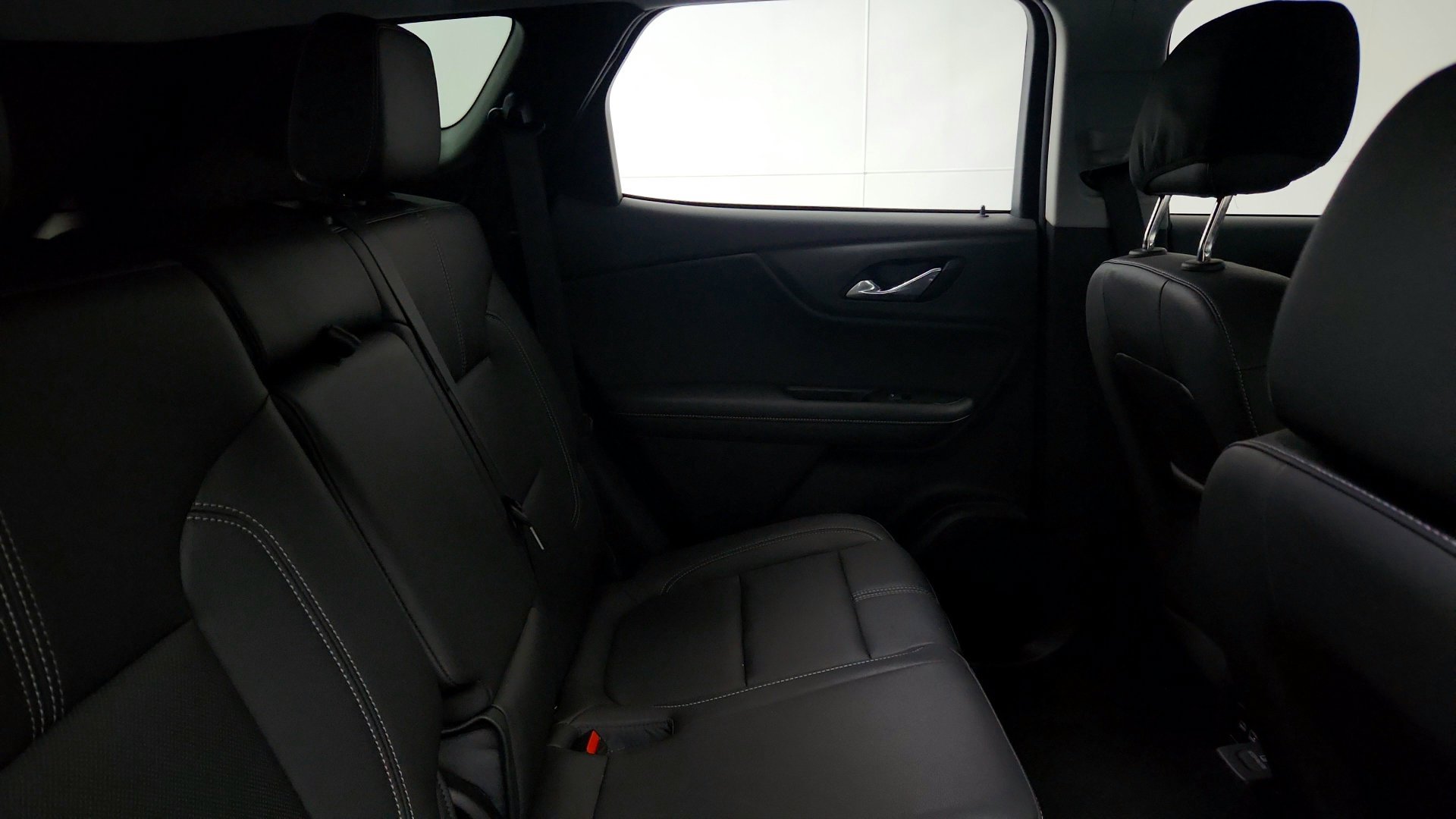 Used 2024 Chevrolet Blazer LT w/ Sound & Technology Package FWD image 27