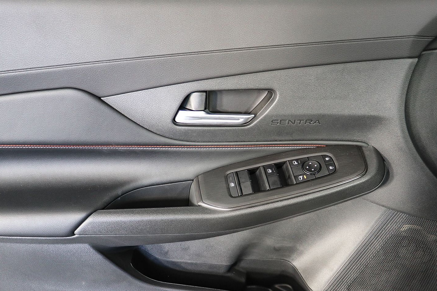 New 2027 Nissan Sentra SR w/ Floor Mat Package FWD image 24