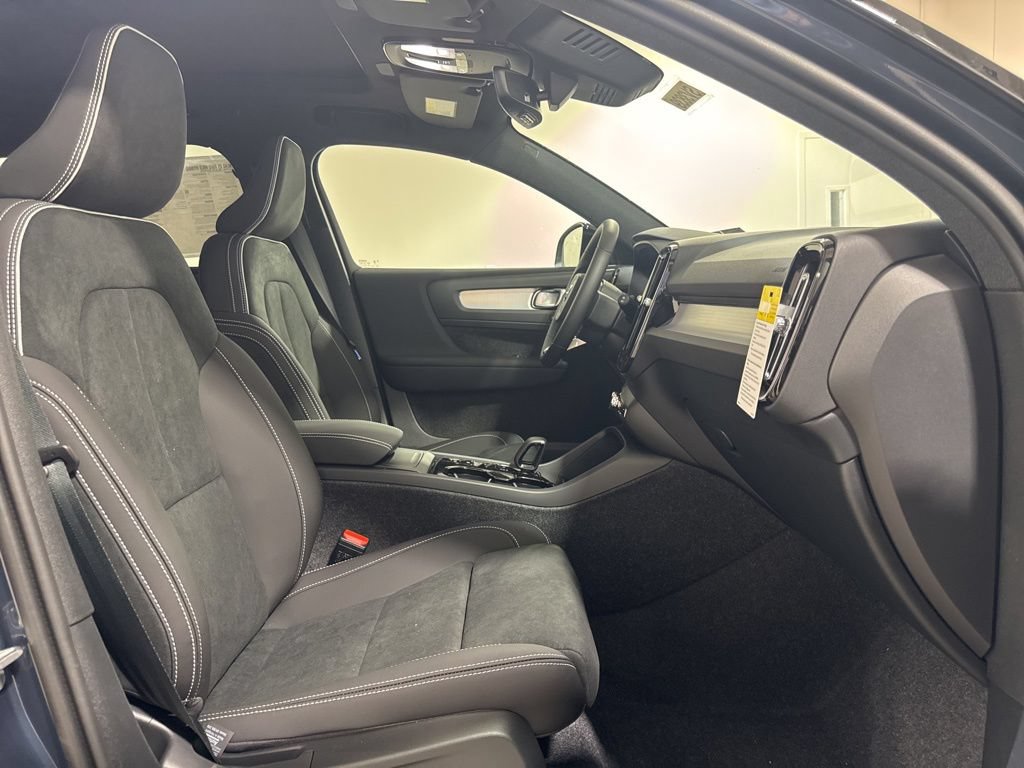 New 2026 Volvo XC40 B5 Ultra w/ Climate Package AWD/4WD image 27