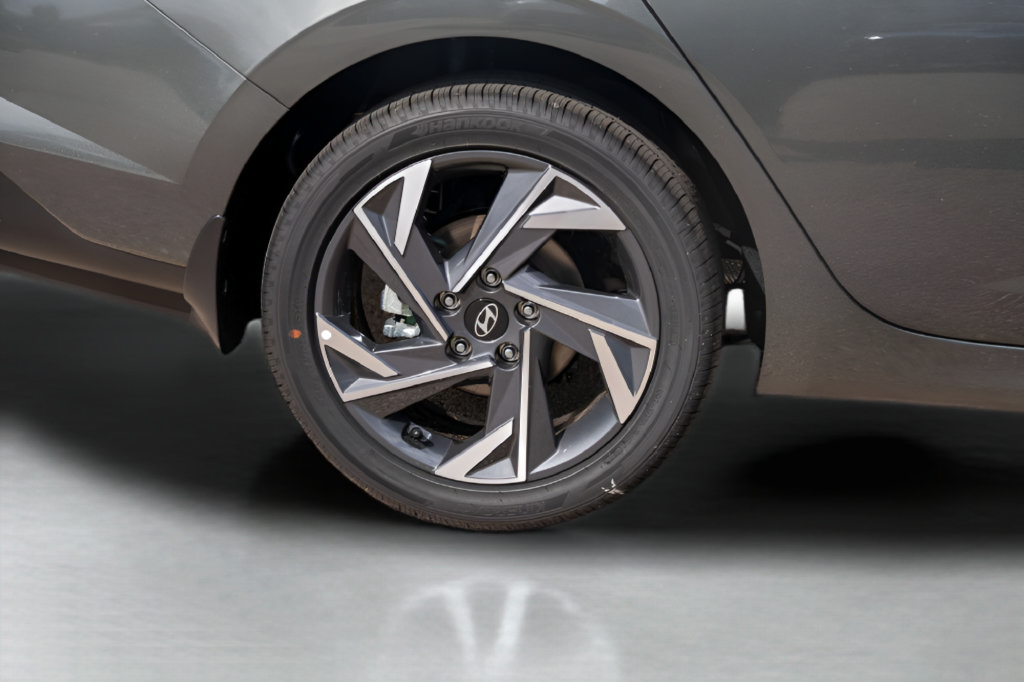 New 2025 Hyundai Elantra SEL FWD image 11
