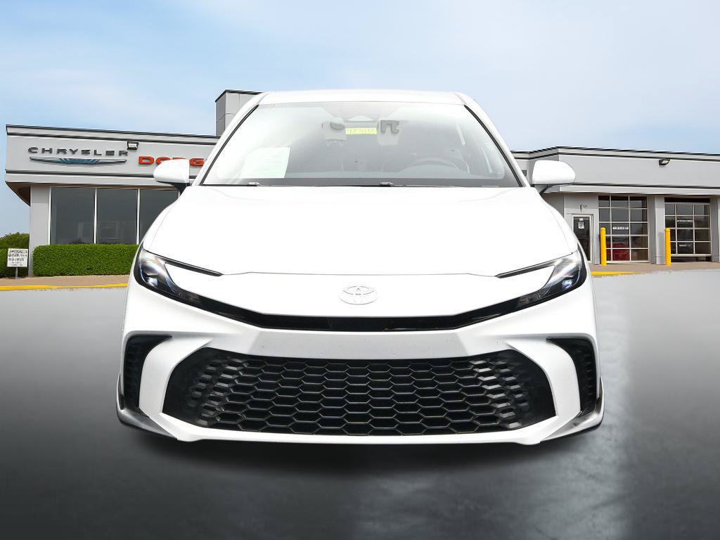 Used 2026 Toyota Camry SE FWD image 8