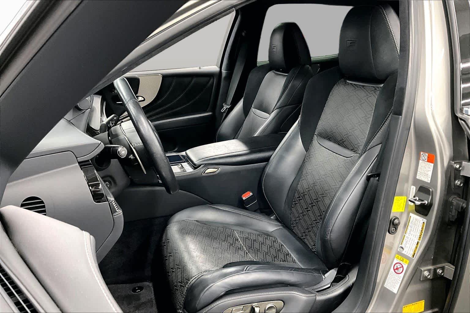 Used 2018 Lexus LS 500 F Sport w/ Accessory Package (Z2) RWD image 7