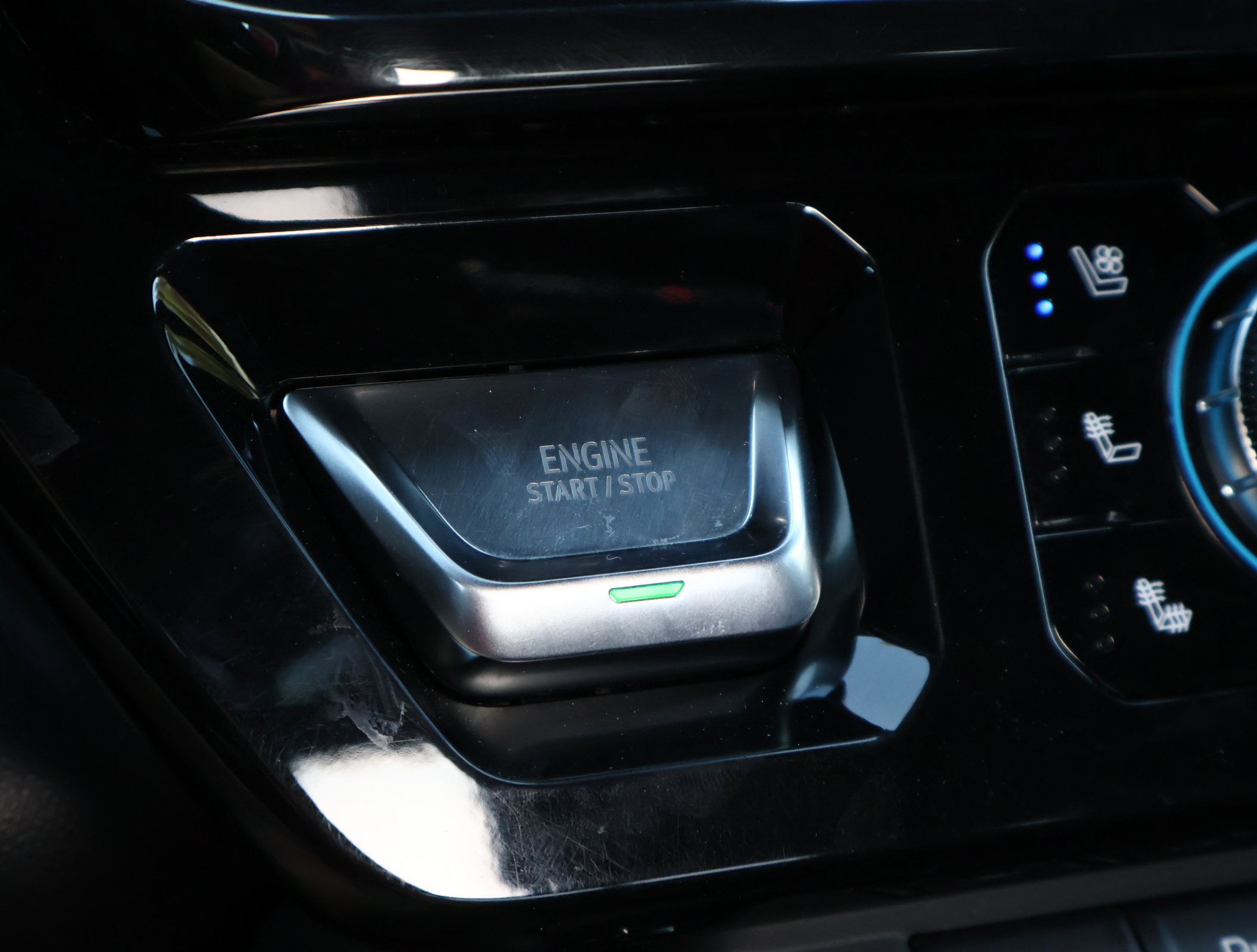 Used 2024 GMC Sierra 1500 AT4 w/ Technology Package image 21